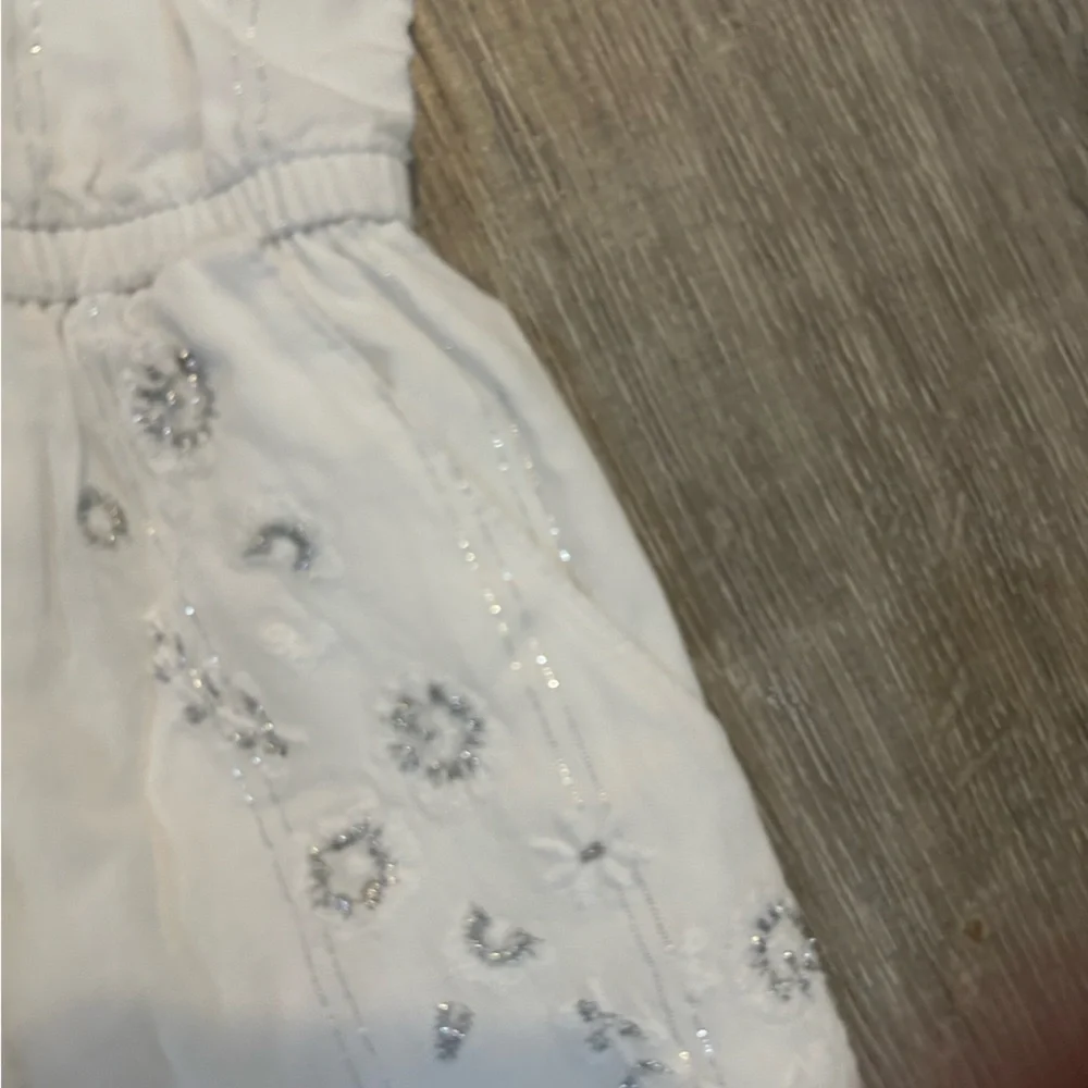 Cherokee White Floral Kids Dress size Large (10/12) with pockets